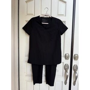 FIGS Technical Collection Black Scrub Set Top and Zamora Jogger Bottoms Size XS